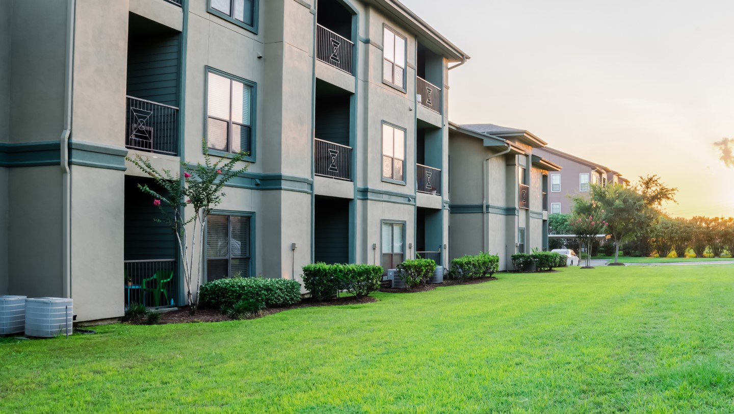 Apartment Lawn